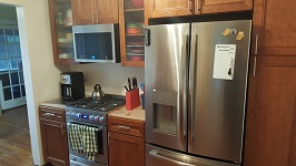 Kitchen Cabinets Installed From Top To Bottom